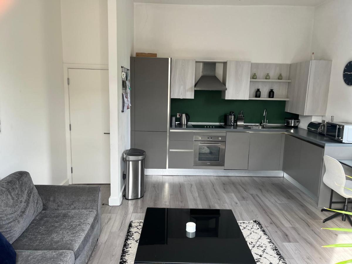 Spacious Modern 1-Bed Apartment Near Victoria Park Лондон Экстерьер фото